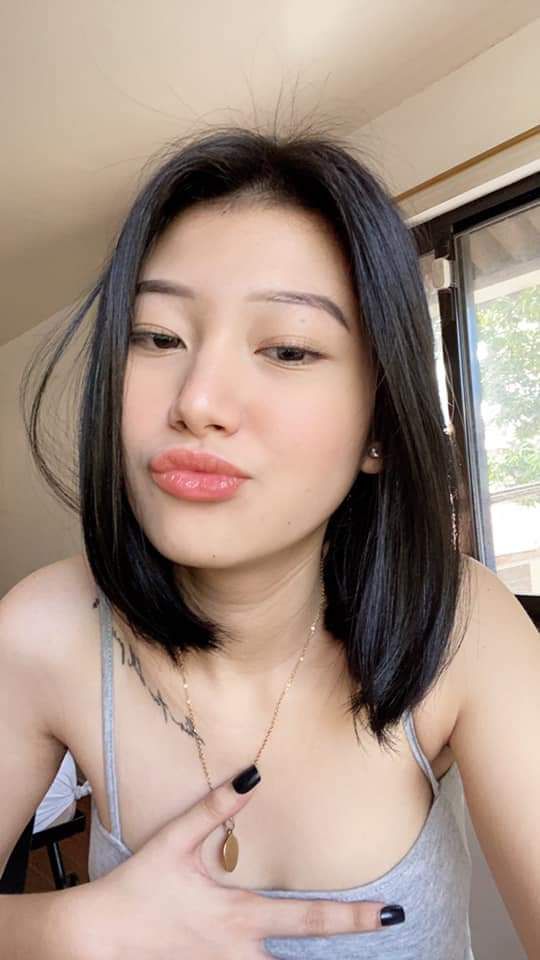 Xoạc nhau cùng em họ non tơ lồn siêu khít